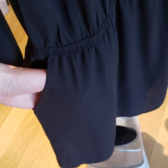 Black Long Sleeve Dress With Pockets - Picture 3 of 3